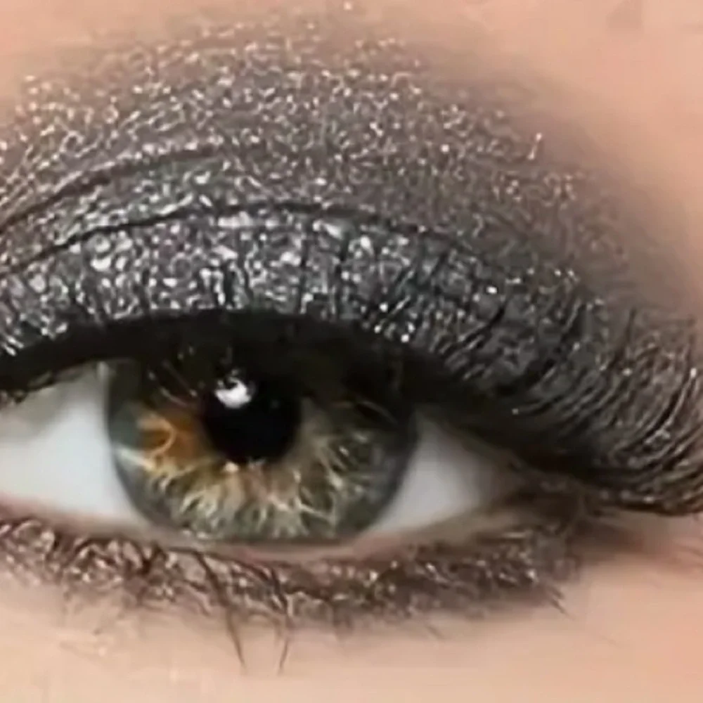 Dazzling Gray Eyeshadow
